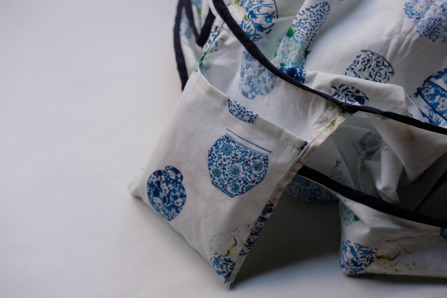 コットンのエコバッグ"Blue and White"