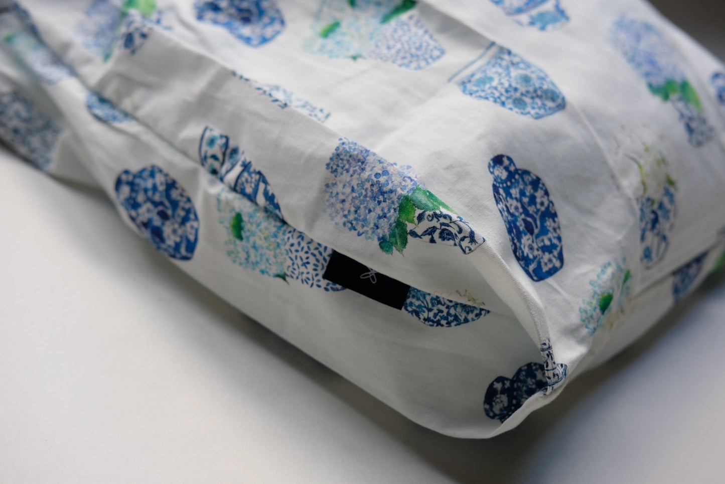 コットンのエコバッグ"Blue and White"