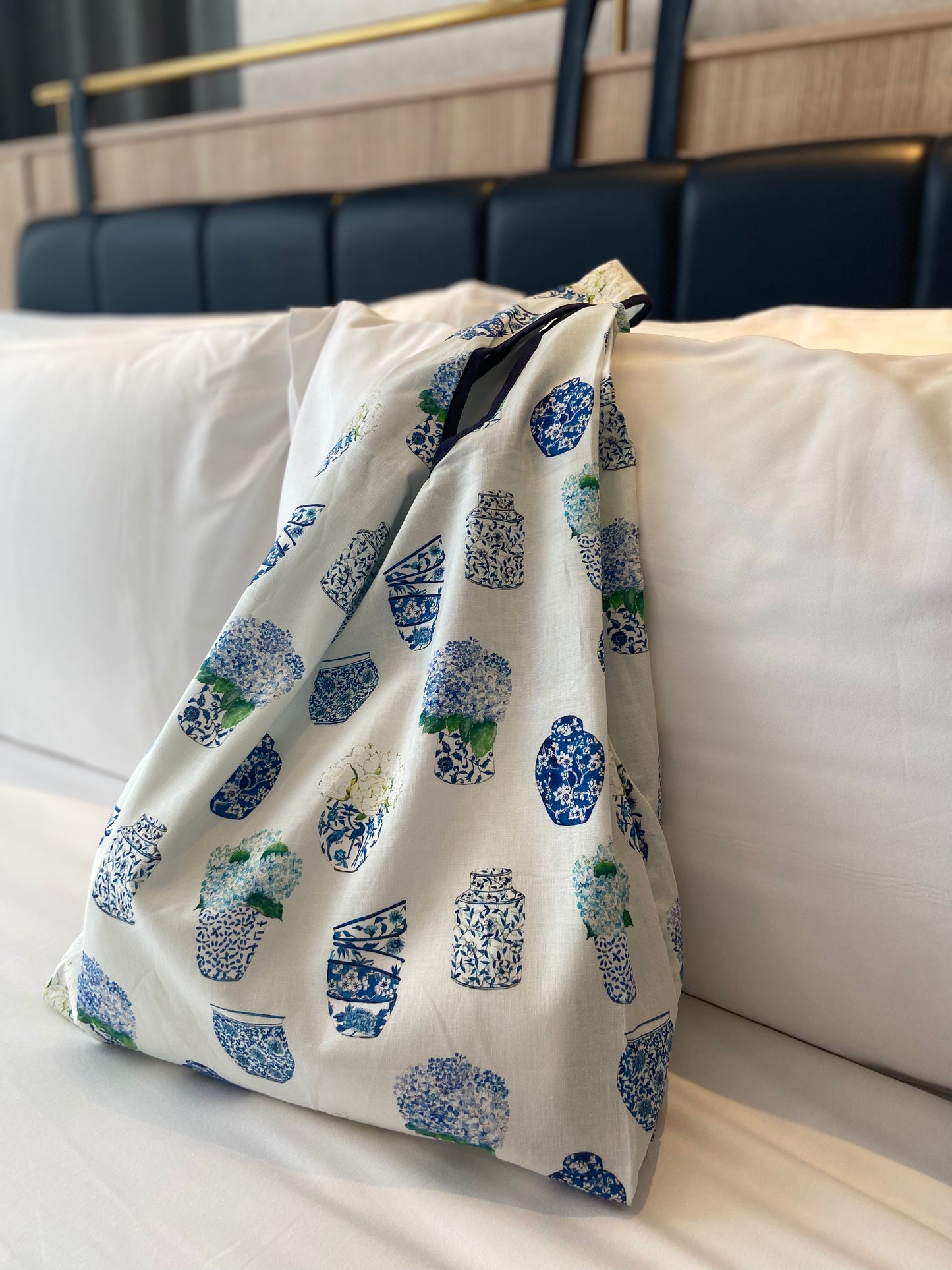 コットンのエコバッグ"Blue and White"