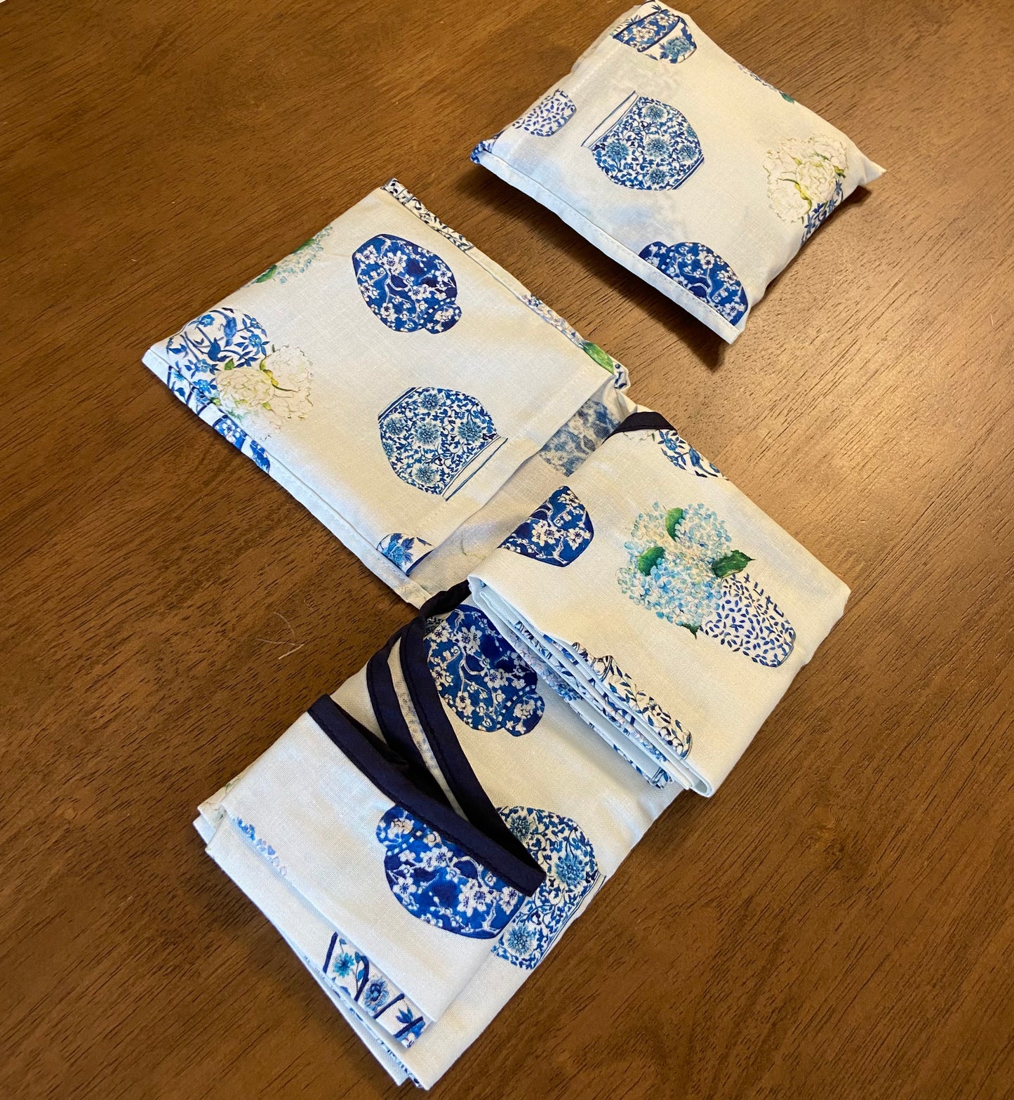コットンのエコバッグ"Blue and White"