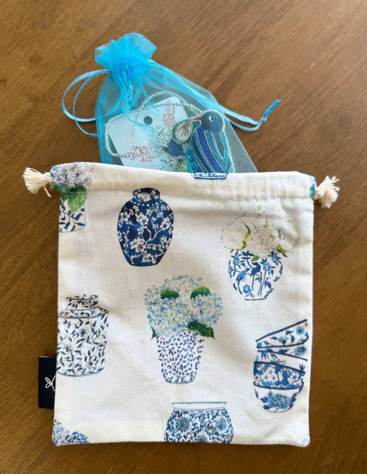台湾ヤマムスメと小籠包のビーズ刺繍オーナメント