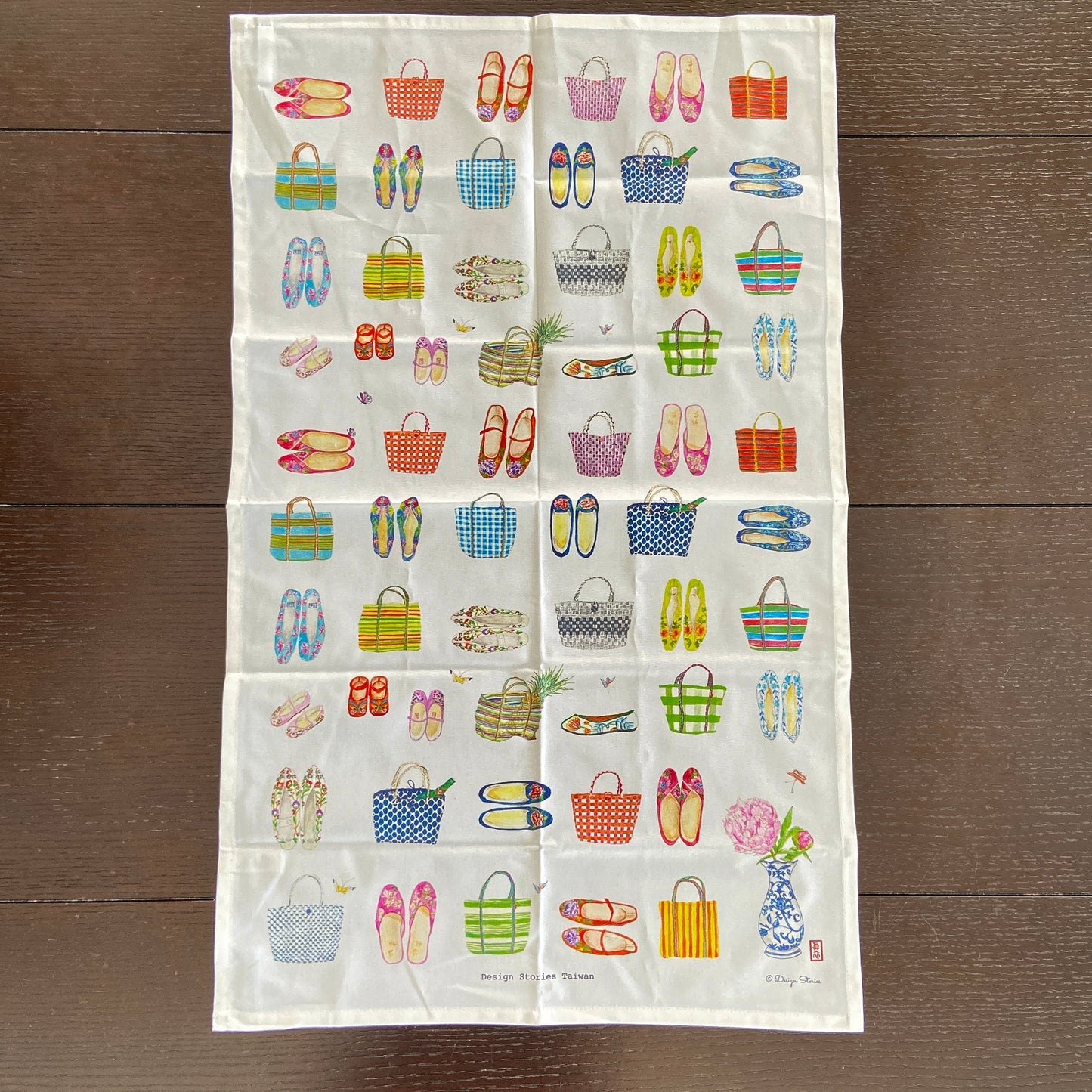 漁師バッグと刺繍靴のティータオル