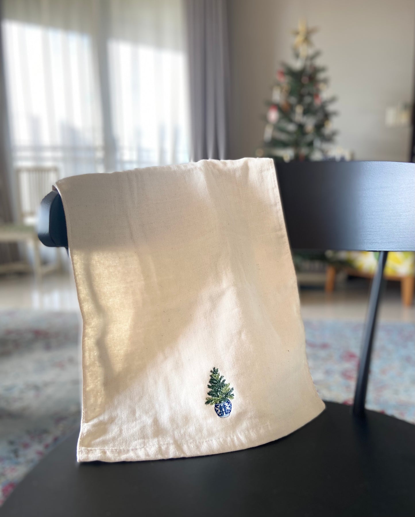 クリスマスツリーの刺繍のタオル