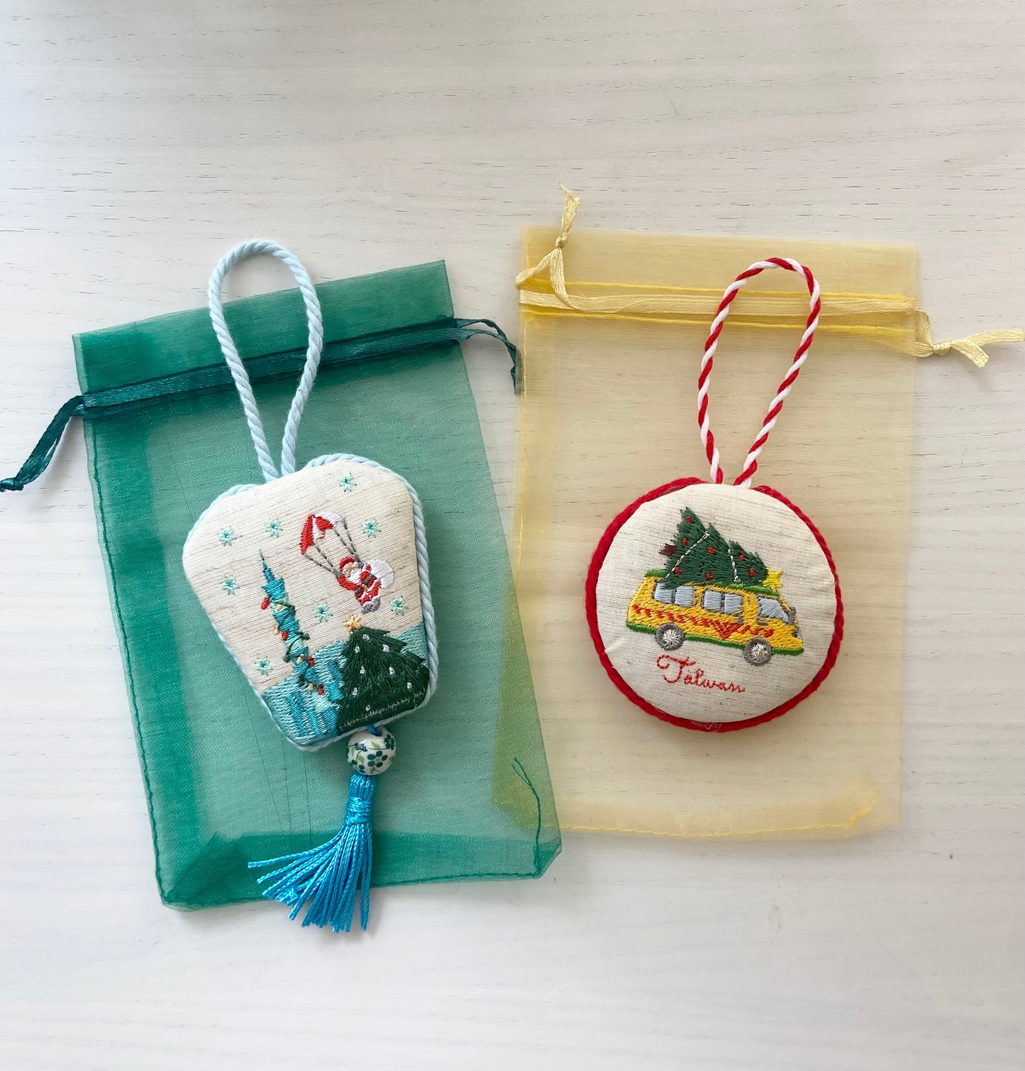 New❗️Kindergarten Bus and Christmas Tree Embroidered Ornament